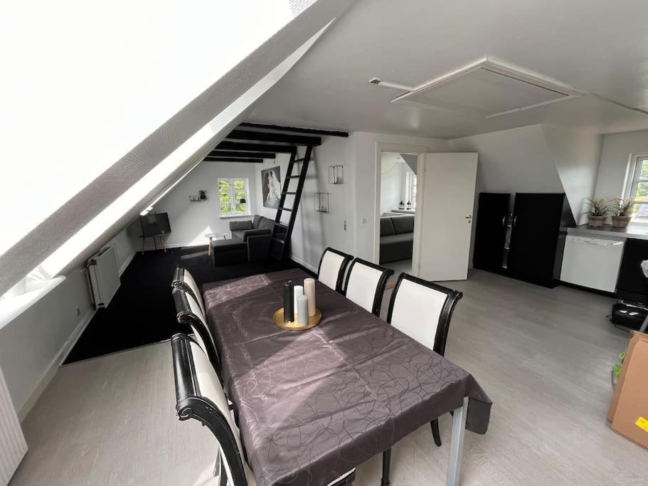 Stor Rummelig Lejlighed Med Egen P-Plads Kolding Exterior foto